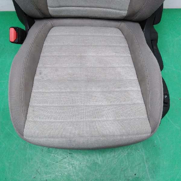 ASIENTO DELANTERO IZQUIERDO