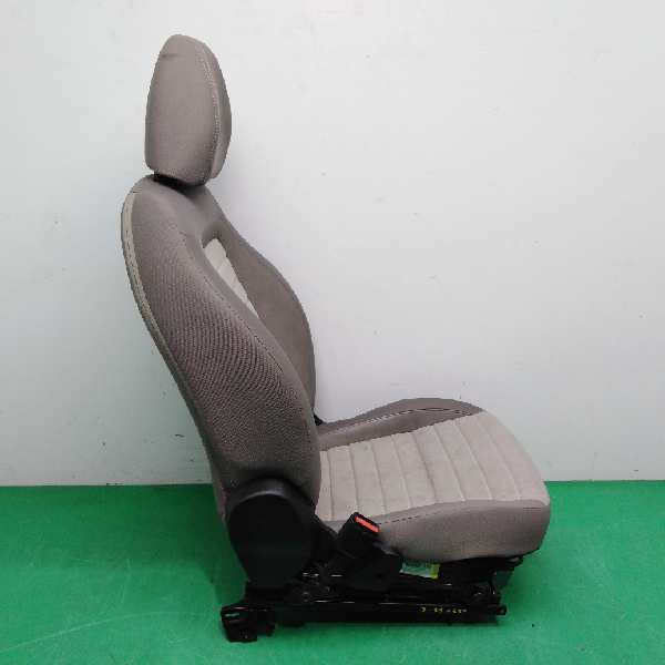 ASIENTO DELANTERO IZQUIERDO