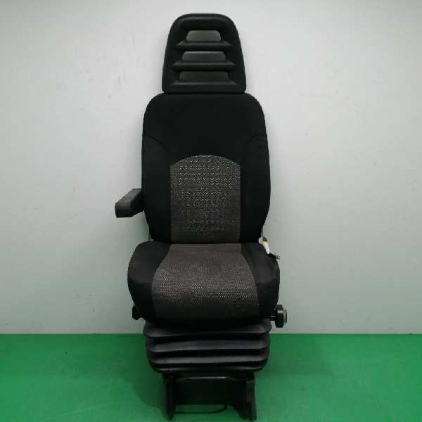 ASIENTO DELANTERO IZQUIERDO