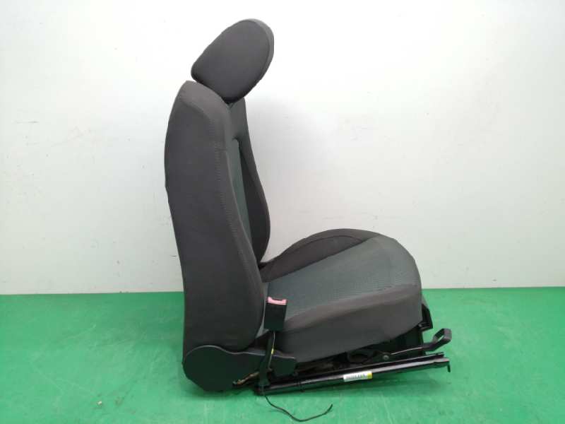 ASIENTO DELANTERO IZQUIERDO