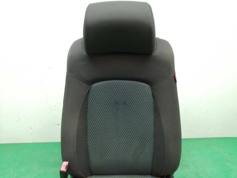 ASIENTO DELANTERO IZQUIERDO