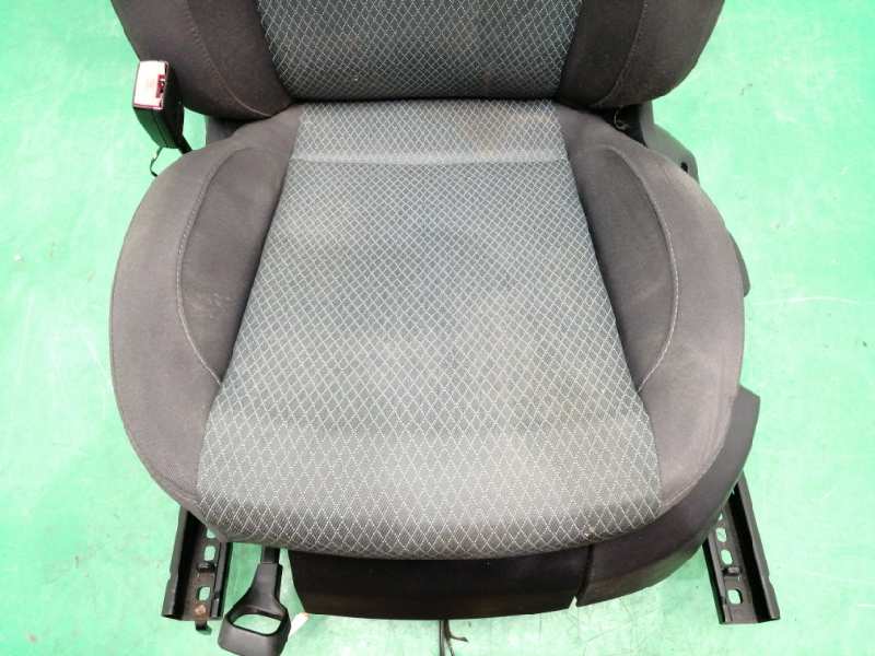 ASIENTO DELANTERO IZQUIERDO