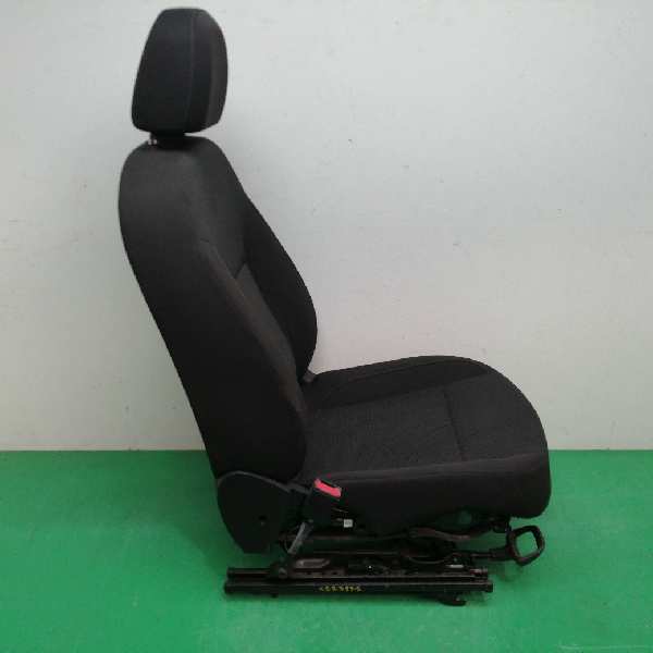 ASIENTO DELANTERO IZQUIERDO