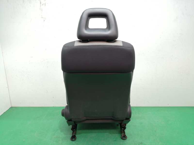 ASIENTO DELANTERO IZQUIERDO