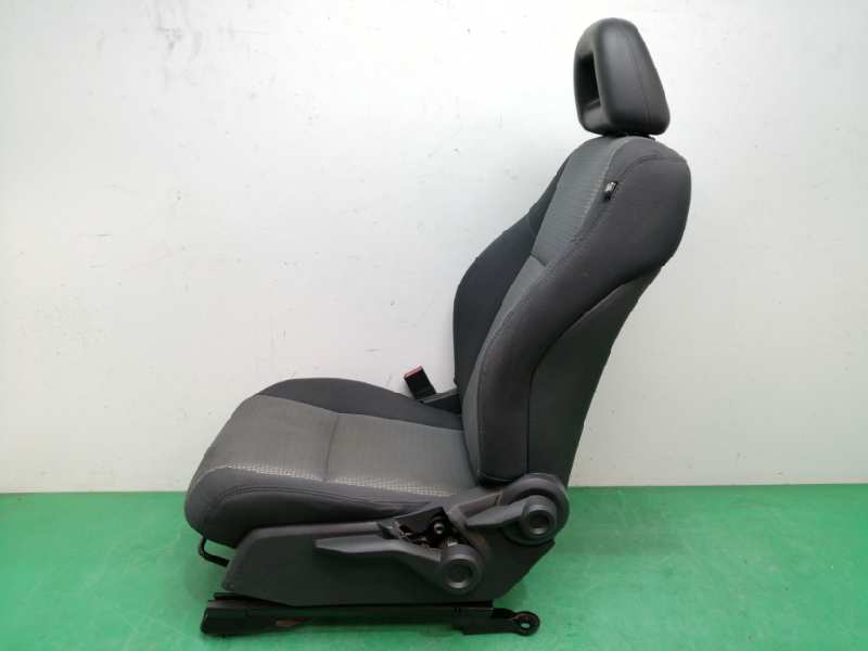 ASIENTO DELANTERO IZQUIERDO