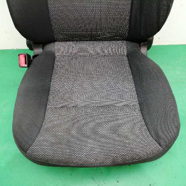 ASIENTO DELANTERO IZQUIERDO