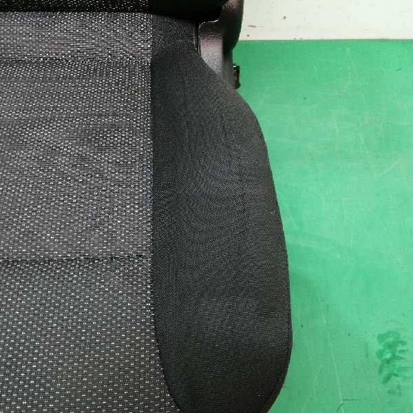 ASIENTO DELANTERO IZQUIERDO