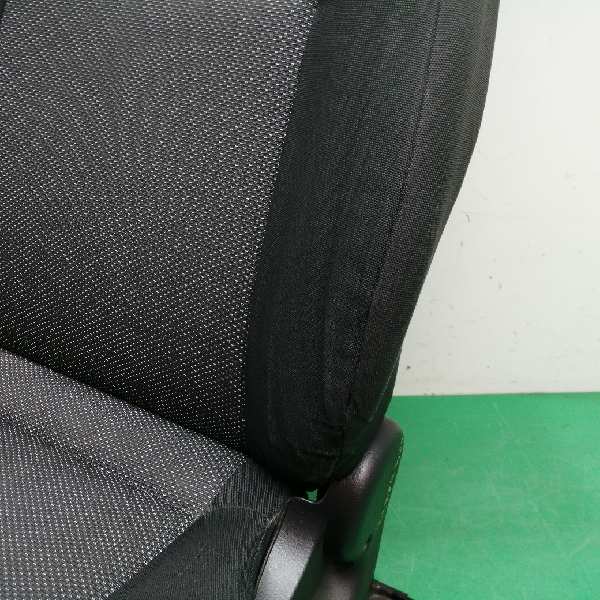 ASIENTO DELANTERO IZQUIERDO