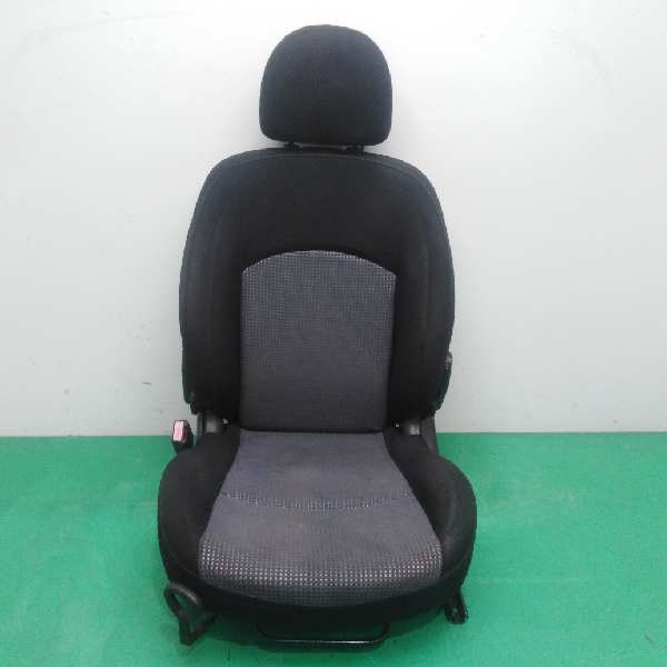 ASIENTO DELANTERO IZQUIERDO