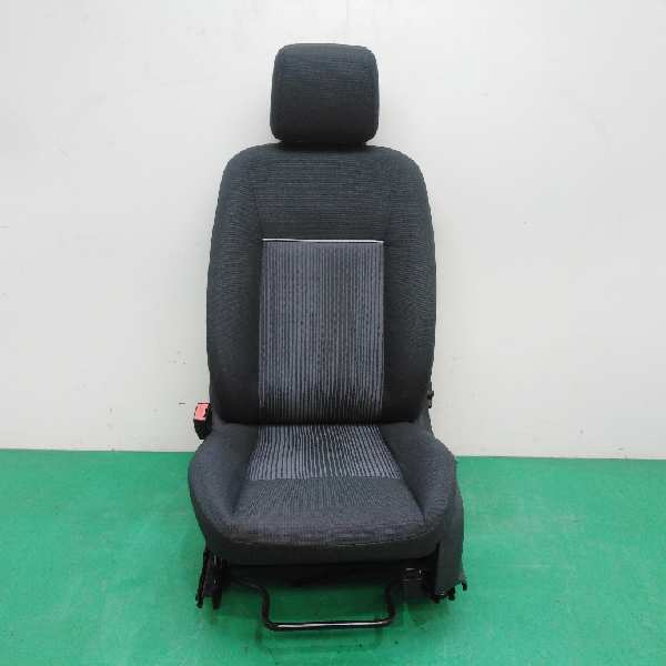 ASIENTO DELANTERO IZQUIERDO