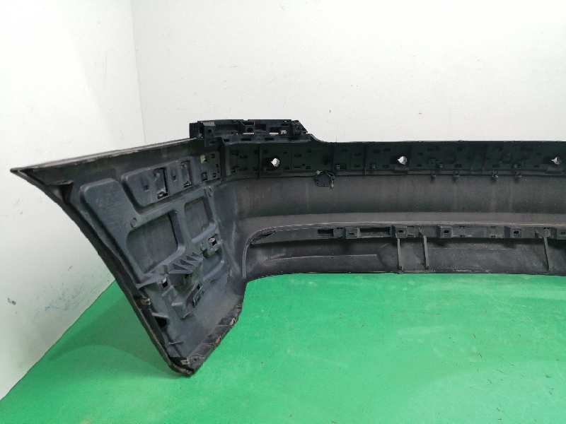PARAGOLPES TRASERO