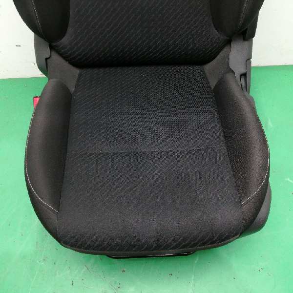 ASIENTO DELANTERO IZQUIERDO