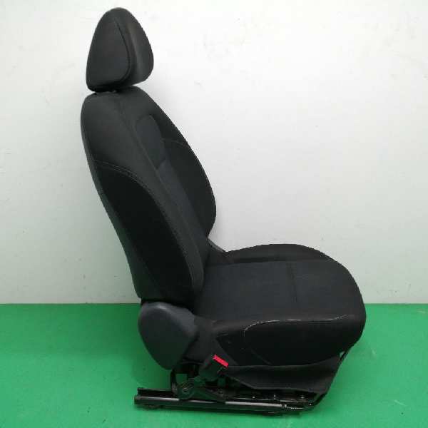 ASIENTO DELANTERO IZQUIERDO