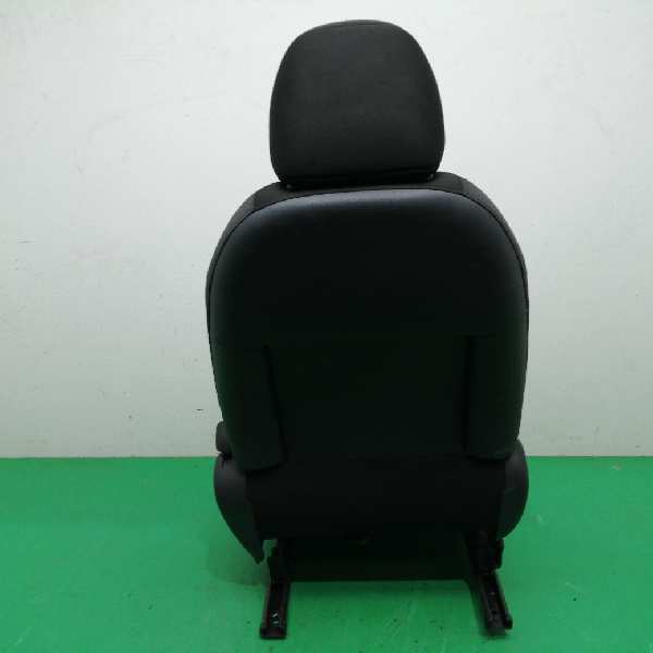 ASIENTO DELANTERO IZQUIERDO