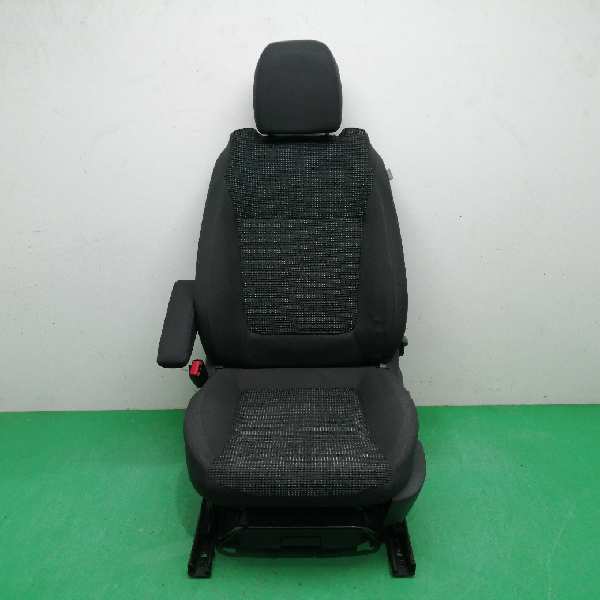 ASIENTO DELANTERO IZQUIERDO