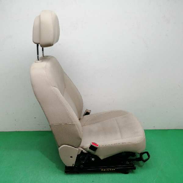 ASIENTO DELANTERO IZQUIERDO