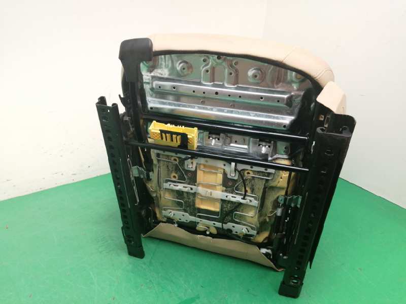 ASIENTO DELANTERO IZQUIERDO