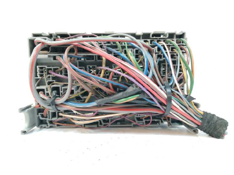 CAJA RELES / FUSIBLES