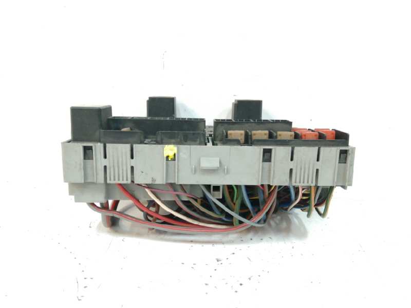 CAJA RELES / FUSIBLES