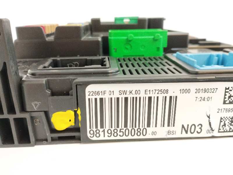 CAJA RELES / FUSIBLES