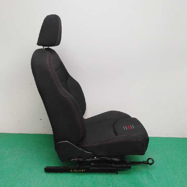 ASIENTO DELANTERO IZQUIERDO