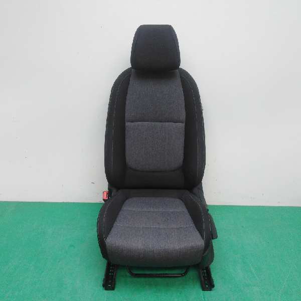 ASIENTO DELANTERO IZQUIERDO