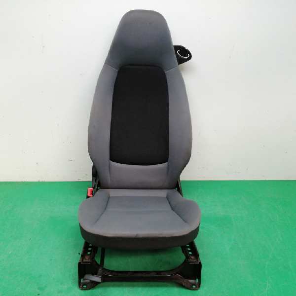 ASIENTO DELANTERO IZQUIERDO