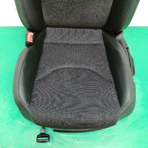 ASIENTO DELANTERO IZQUIERDO