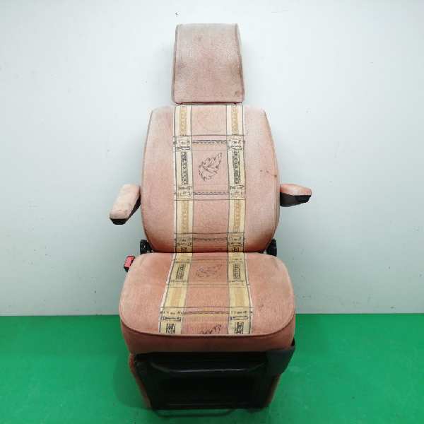 ASIENTO DELANTERO IZQUIERDO