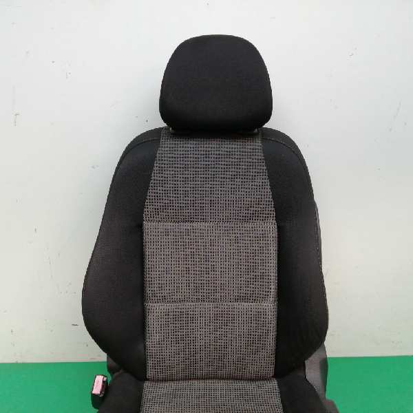 ASIENTO DELANTERO IZQUIERDO