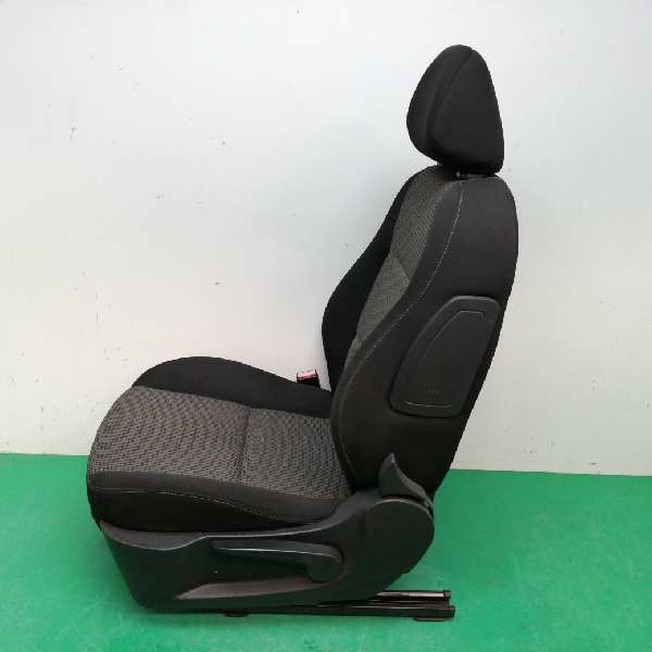 ASIENTO DELANTERO IZQUIERDO