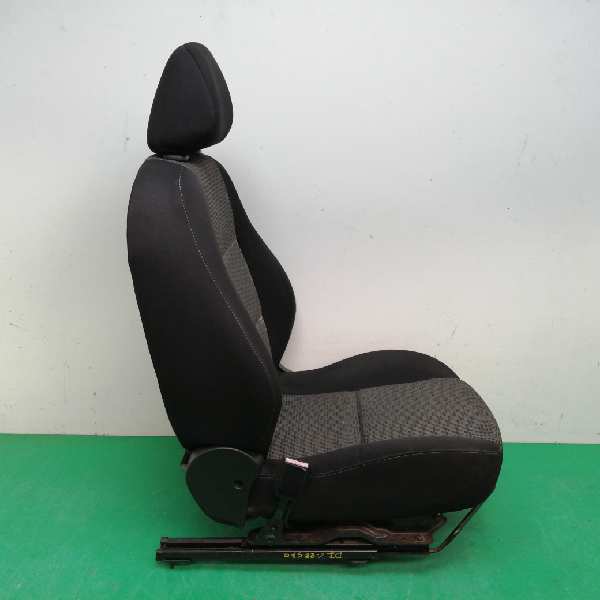 ASIENTO DELANTERO IZQUIERDO