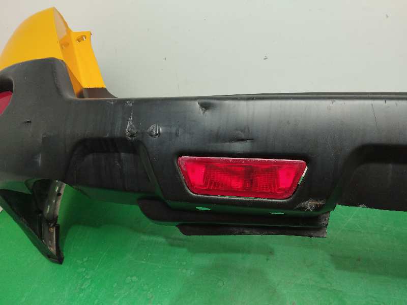 PARAGOLPES TRASERO