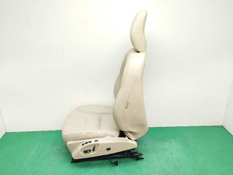 ASIENTO DELANTERO IZQUIERDO