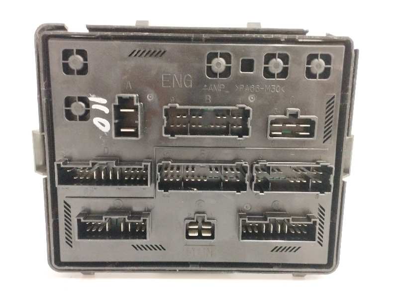 CAJA RELES / FUSIBLES