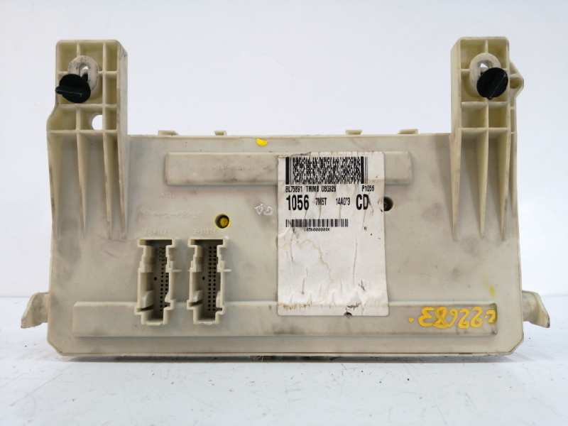 CAJA RELES / FUSIBLES