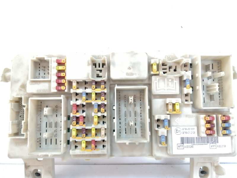 CAJA RELES / FUSIBLES