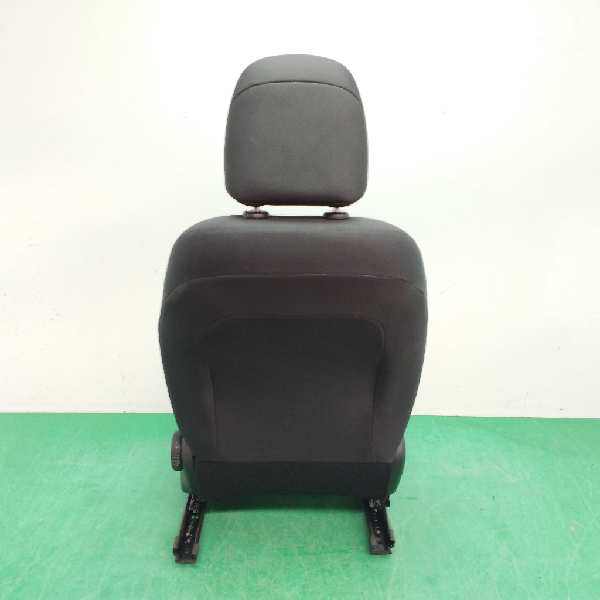 ASIENTO DELANTERO IZQUIERDO