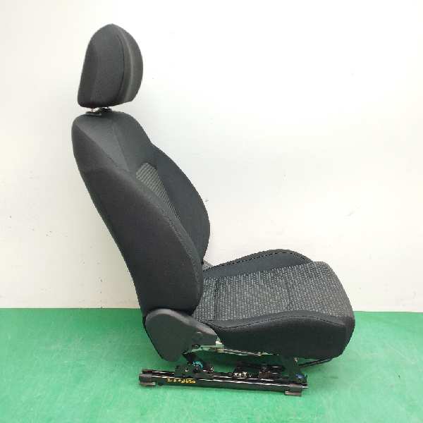 ASIENTO DELANTERO IZQUIERDO