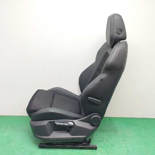 ASIENTO DELANTERO IZQUIERDO