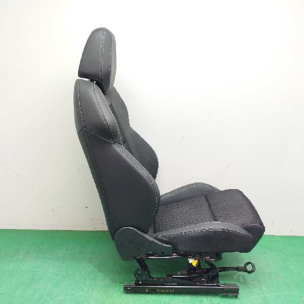 ASIENTO DELANTERO IZQUIERDO