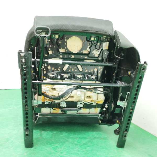 ASIENTO DELANTERO IZQUIERDO