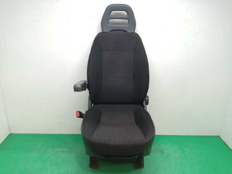 ASIENTO DELANTERO IZQUIERDO