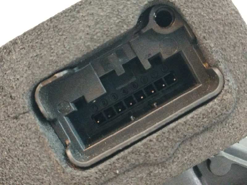 CERRADURA PUERTA TRASERA DERECHA 