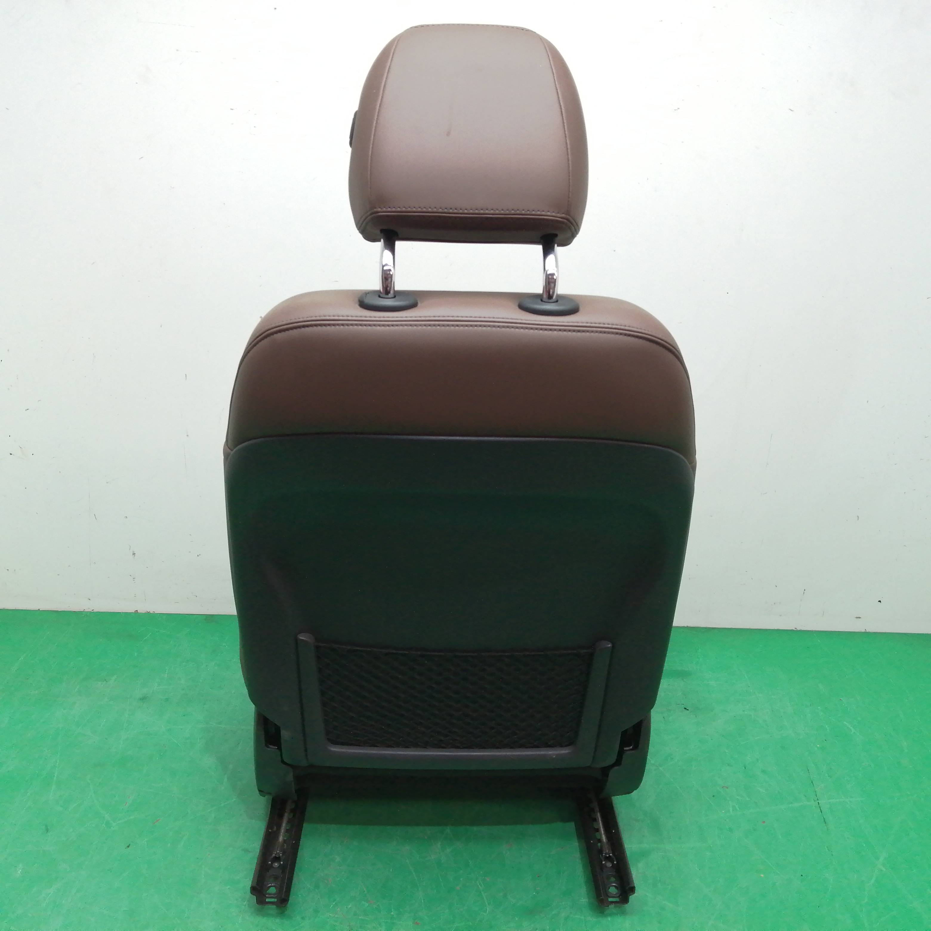 ASIENTO DELANTERO IZQUIERDO
