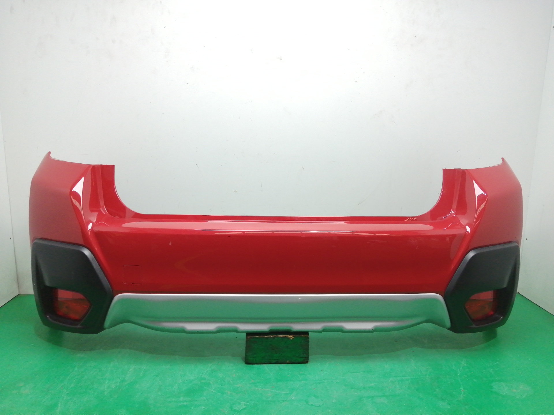 PARAGOLPES TRASERO