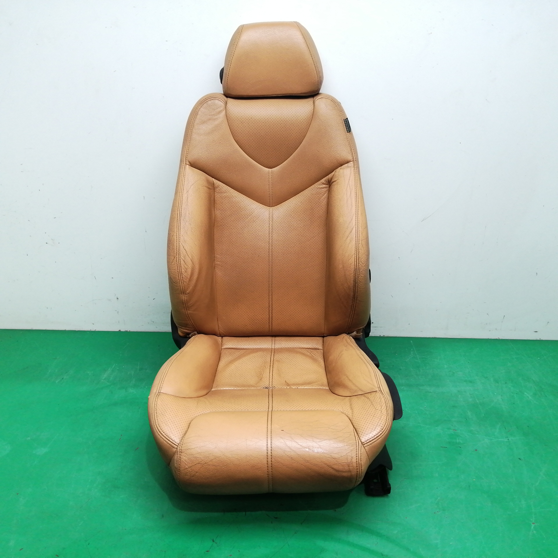 ASIENTO DELANTERO IZQUIERDO