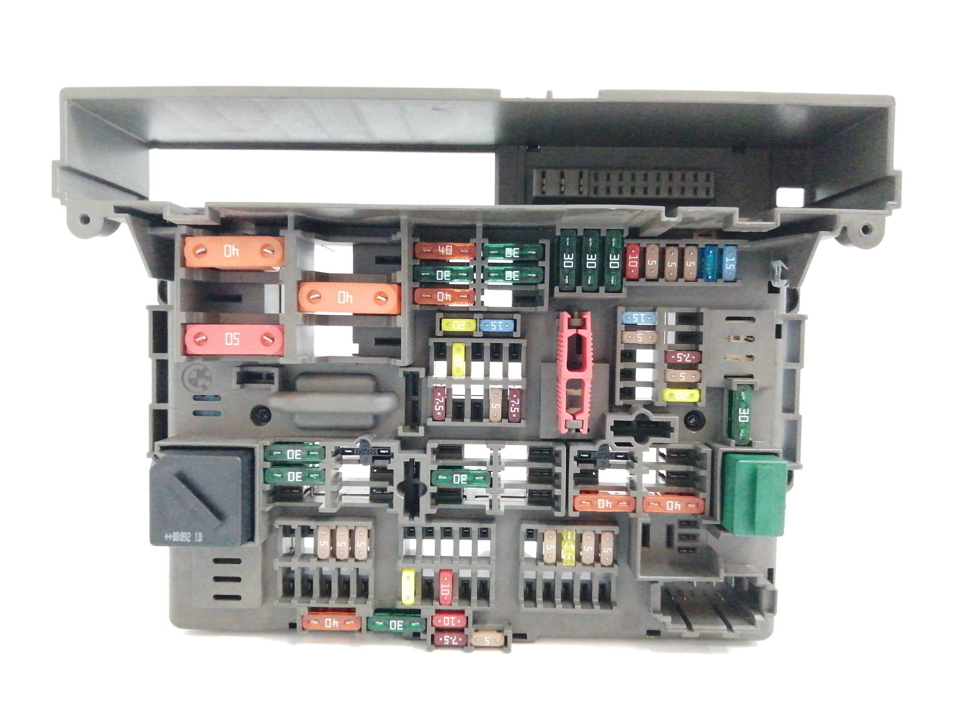 CAJA RELES / FUSIBLES