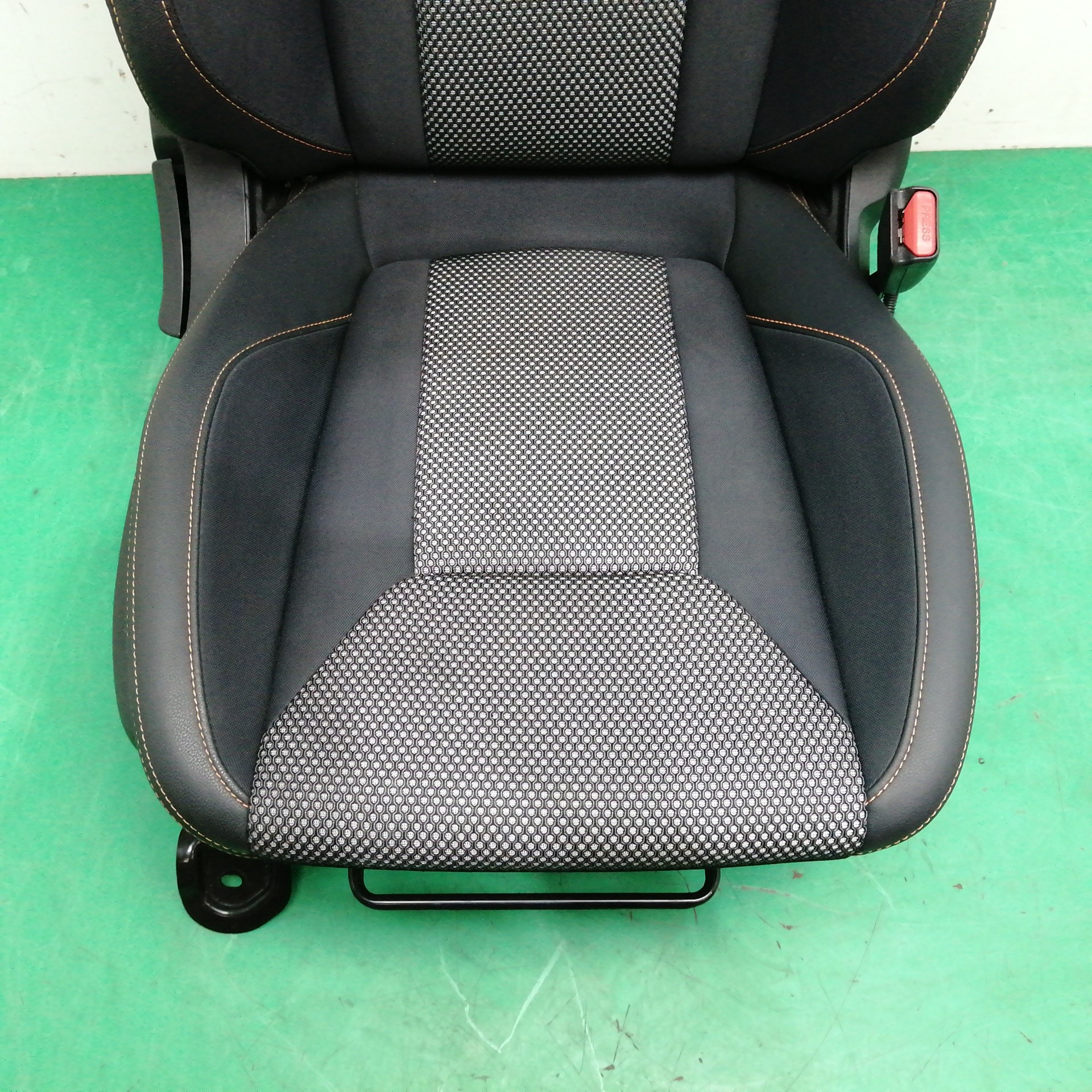 ASIENTO DELANTERO DERECHO