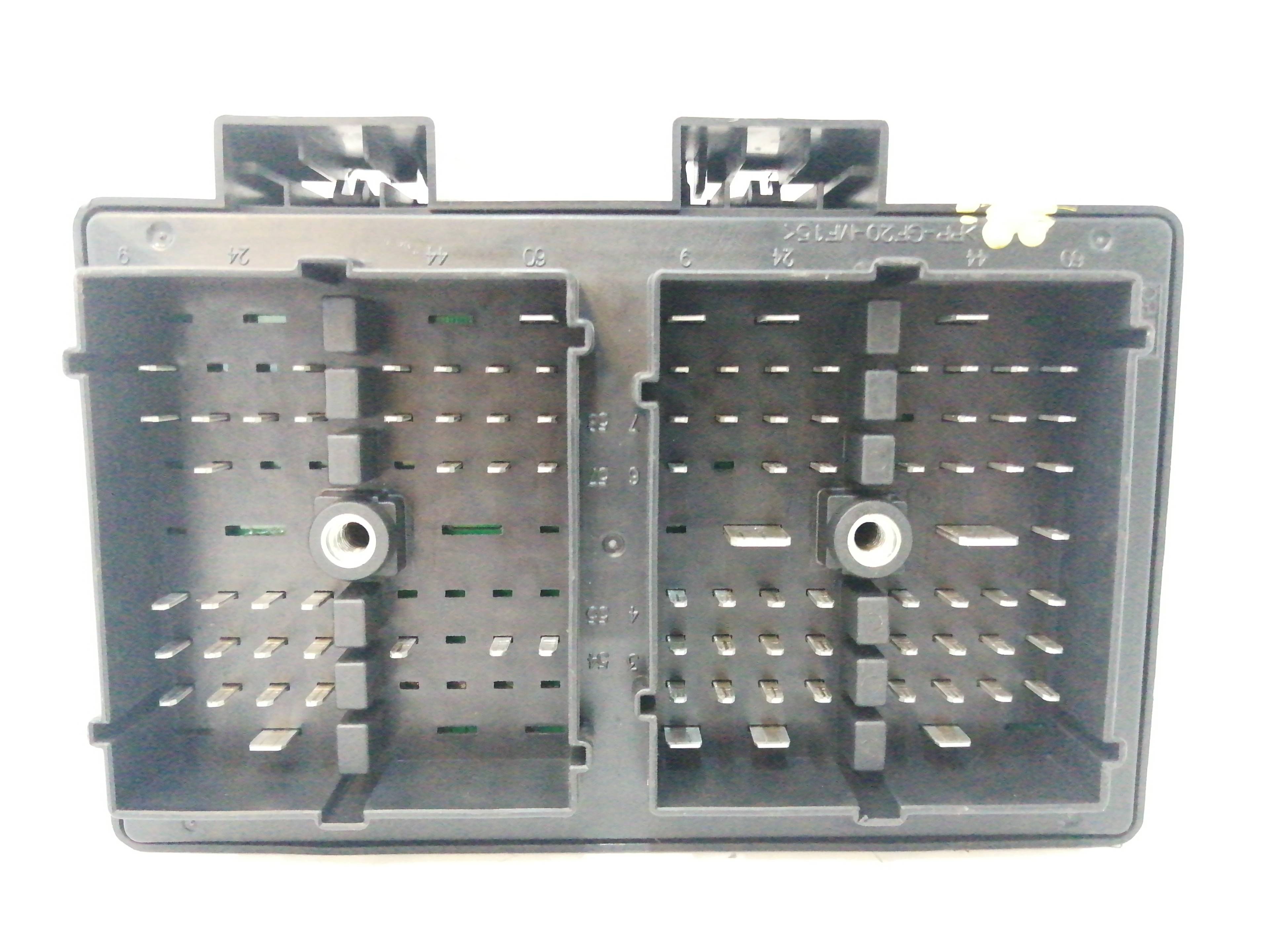 CAJA RELES / FUSIBLES